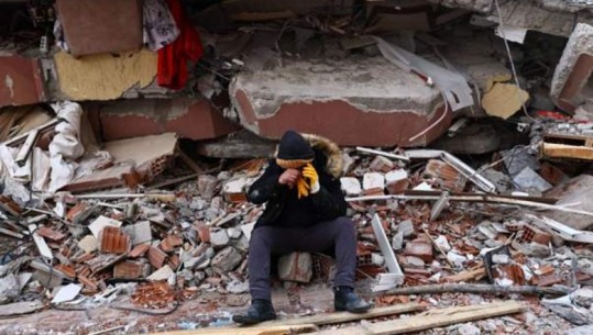 Tërmeti tragjik, Erdogan mbërrin në rajonin e goditur nga tërmeti