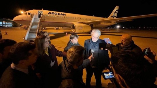 Greqia në krah të Turqisë, mbërrin avioni i parë me ndihma për të prekurit nga tërmeti