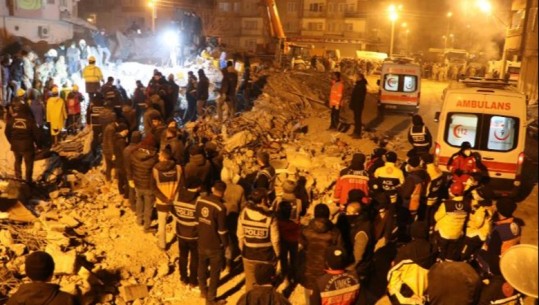 Bilanc tragjik nga tërmeti që goditi Turqinë dhe Sirinë, mbi 17 mijë persona humbin jetën