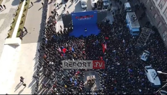 Berisha tha se do bënin ‘uragan’ me 100 mijë njerëz, nuk mbledh dot as 10 mijë protestues (Shifrat e PD)