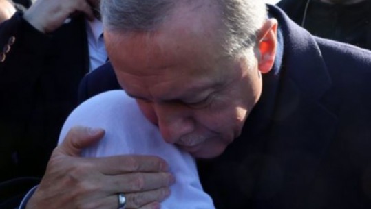 Tërmeti i fuqishëm në Turqi, Erdogan: Shpresojmë t’i kalojmë këto ditë të vështira