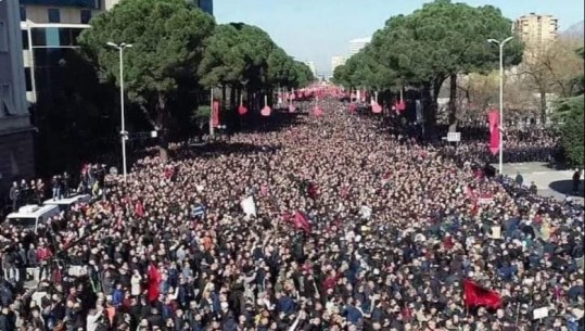 Dështimi me 'revolucionin' e djeshëm, deputetët e Berishës 'krenohen' me pamje nga protestat e Bashës