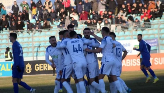 VIDEO/ Dy gola në derbi, Erzeni dhe Teuta ndajnë pikët në 'Niko Dovana'