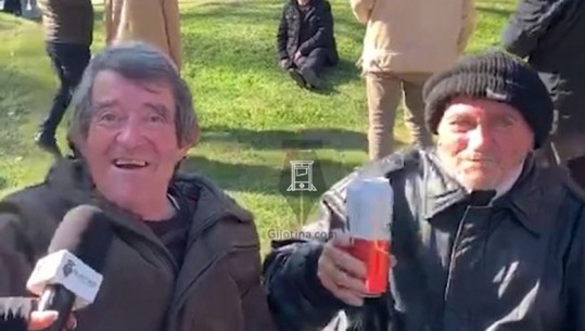 VIDEOLAJM/ Me birra në duar, mbështetësit e Berishës në protestë: Do rrëzojmë Fatos Nanon
