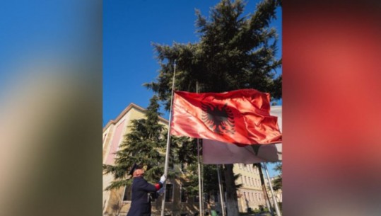 Sot ditë zie për viktimat tërmetit në Turqi e Siri, Bashkia e Elbasanit ul flamurin gjysmë shtize, fton qytetarët të ndezin qiri
