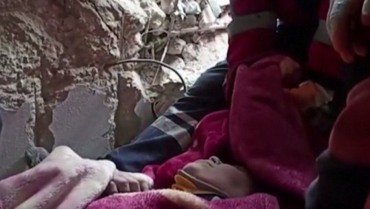 Turqi/ Një grua shpëtohet nga rrënojat, e bllokuar për 175 orë