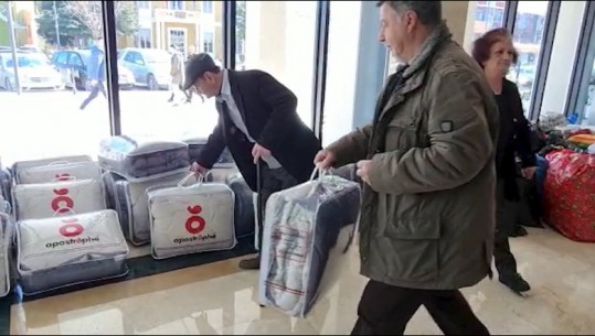 Fier/ Të moshuarit në azil mbledhin ndihma për Turqinë: Tërmet tragjik, do i ndihmojmë vëllezërit tanë