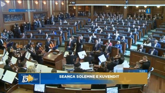 Kosova sot 15 vjet shtet i pavarur! Ish luftëtarët e UÇK ‘festojnë’ në Hagë! Kuvendi seancë solemne! Mban fjalën dhe presidenti Bajram Begaj