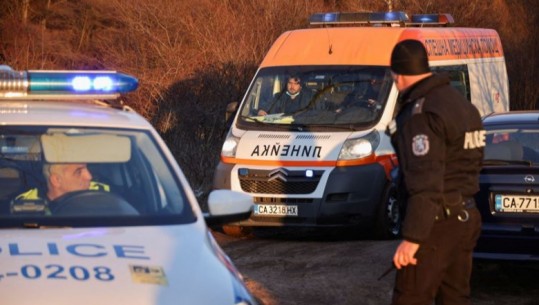 Tentuan të kalonin kufirin për një jetë më të mirë, 18 emigrantë gjenden të vdekur brenda një furgoni në Bullgari