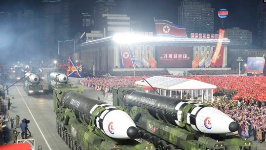 Koreja e Veriut lëshon raketa balistike! Washingtoni dhe Seuli përgatiten për stërvitje ushtarake