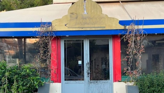 Dëshmia e kamarieres për vrasjen në Greqi: Banda prej 7 personash qëndroi në lokal vetëm pak minuta, qëlluan me armë tek dera kryesore! Shqiptari ishte vetëm