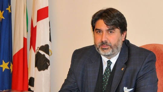 Prokuroria italiane heton Guvernatorin e Sardenjas për ‘honoris Causa’ në Tiranë, Ministria e Arsimit: S’ka marrë asnjë titull nderi