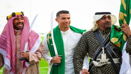 Messi veshi 'bishtin', Cristiano Ronaldo me shpatë në dorë feston themelimin e Arabisë Saudite