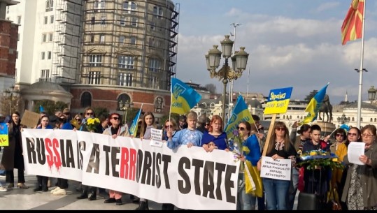 Marshim në Maqedoninë e Veriut në mbështetje të Ukrainës: Rusia është shtet terrorist