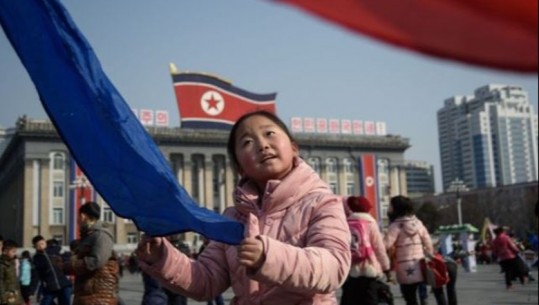 Koreja e Veriut një tjetër 'sulm' ndaj sjelljeve perëndimore, 6 muaj punë të detyruar për prindërit që lejojnë fëmijët të shohin filma të Hollywood-it