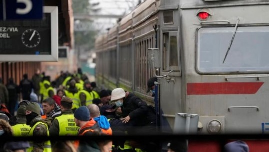 Treni i vetëm falas drejt Gjermanisë për emigrantët ukrainas, drejtohet nga vullnetarë