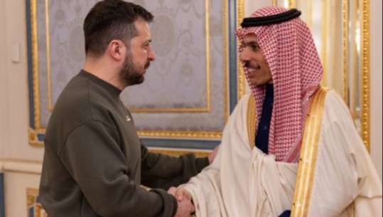 Ministri i Jashtëm saudit bën vizitën e parë në Kiev në 30 vjet, jep 400 milionë dollarë