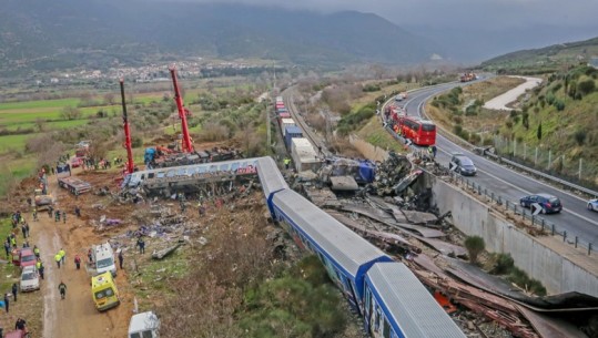 Gabimi që mund të ketë sjellë tragjedinë me 38 të vdekur në Greqi, makinisti nuk ndërroi binarët