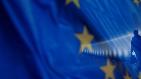 Shtyhet hyrja në fuqi e ETIAS-it, liberalizimi i vizave për Kosovën jo më vonë se 1 janar 2024