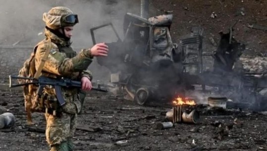 Kiev: Një ndërtesë pesëkatëshe e shkatërruar në Zaporizhzhia, dy të vdekur