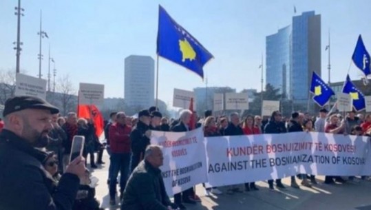 Shqiptarët e Kosovës protestë në Zvicër kundër Asociacionit të komunave me shumicë serbe