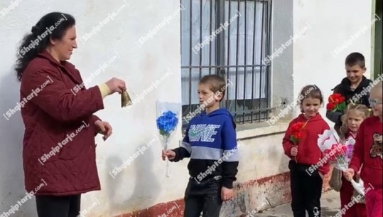 Sot ‘7 marsi’, Report Tv vëzhgim në fshatrat e Kukësit dhe Selenicës! Mësuesja në fshatin Petkaj pret nxënësit me zile në dorë: Janë vetëm 10, shkak emigrimi