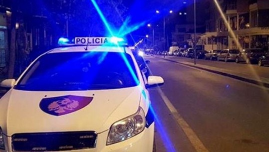 Prag tragjedie në Dibër! 15-vjeçari plagos aksidentalisht me armë zjarri nënën e tij, Policia e shoqëron në Komisariat