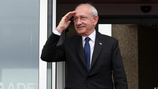 PROFILI/ Kryetar i partisë falë një afere seksuale, kush është njeriu që pretendon ta rrëzojë Erdoganin