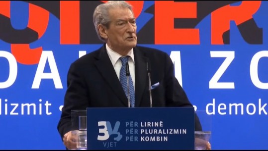 Berisha 'në ekstazë' gjatë fjalimit të tij në Mallakastër: Unë iu nxora nga varfëria, Shqipëria ishte vendi më i prapambetur