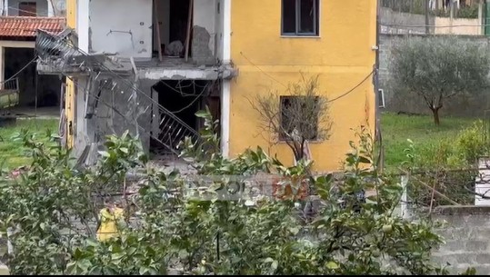 Shpërthim i fuqishëm në Laç/ I vihet tritol banesës së Skënder Likës, djali i tij në 2021 vrau biznesmenin Rakip Roli! Dëmtohen edhe banesat përreth (VIDEO)