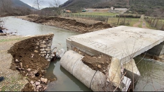 Shembet ura në Berzane të Lezhës, 6 familje të izoluara: Të ndërhyhet me urgjencë, s'kemi ku të kalojmë