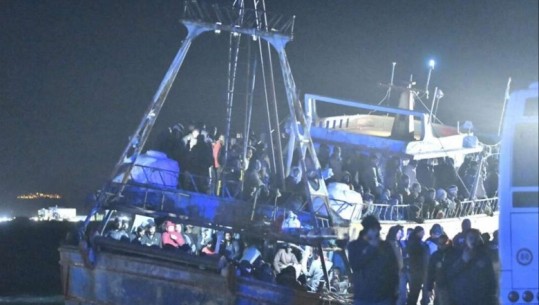 Autoritetet italiane ngrenë alarmin për emigrantët e paligjshëm: 685 mijë të tjerë po mbërrijnë nga Libia! Humbet kontaktet varka me 47 persona