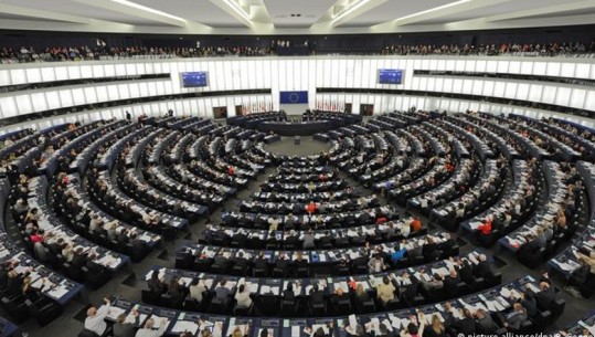 Eurodeputetët propozojnë taksë progresive për individët e pasur, mbi 130 politikanë pro: Të reduktohet pabarazia