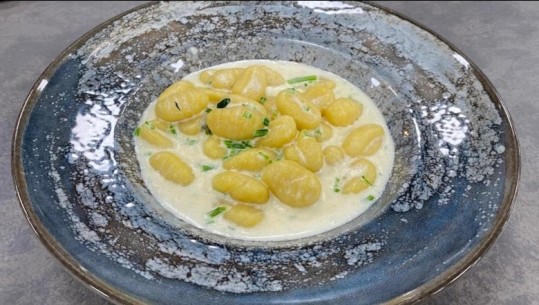 Recetë në 2-3 minuta /Njoki me patate, pana dhe gorgonzola nga zonja Albana