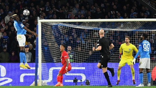 VIDEO/ Napolin s'e ndalin as huliganët, italianët i shënojnë 3 gola Eintracht-it dhe kalojnë në çerekfinalet e Champions