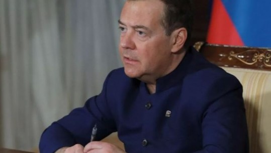 Medvedev pas thirrjes së ish Presidentit të SHBA: Duan të arrestojnë Putin dhe fusin në burg Trumpin idiotët e Evropës! Shkatërroni tiraninë e Uashingtonit