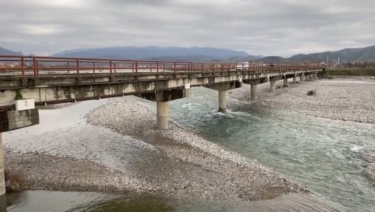 Ura e Bardhajve në Shkodër rrezikon shembjen, 4 mijë banorë drejt izolimit! Administratori: Të ndërhyjë ARRSH dhe Bordi i Kullimit