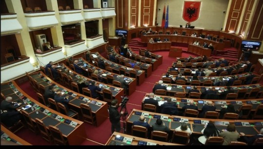 Sot Kuvend, Bujar Leskaj e Zef Hila interpelancë me ministren e Shëndetësisë! Xhixho seancë me pyetje me Kushin