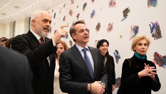 ‘The Guardian’ shkruan për ekspozitën e Ramës në Greqi: Artisti i botës politike