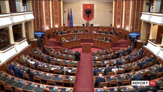 Miratohen 5 projektligje dhe 2 projektvendime në Kuvend! Deputetët nuk miratojnë 2 nismat e deputetit Vasili për energjinë elektrike dhe burimet e rinovueshme