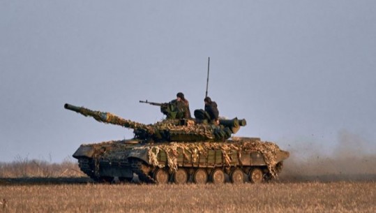 Ukraina konfuzon 'inteligjencën ruse', lëviz mjetet ushtarake me targa identike  në drejtim të kundërt 