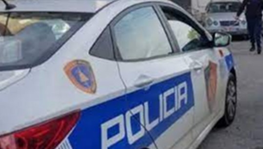 Aksident në Fier, makina përplas 12 vjeçarin me biçikletë! Policia shoqëron në komisariat drejtuesin e 'benzi'-t