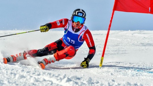 Kampion ballkani në ski, Denni Xhepa ngre lart flamurin kuqezi në Bullgari