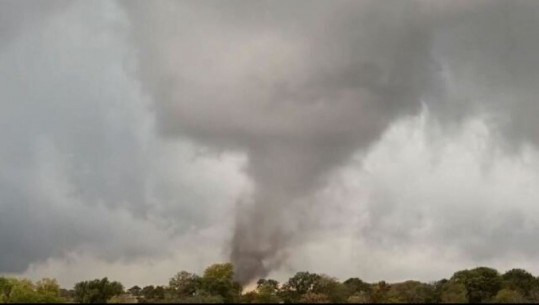 Rëndohet bilanci i viktimave në SHBA, 11 të vdekur si pasojë e tornadove dhe stuhive të fuqishme