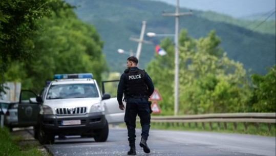 Sulmohen policët në veri të Kosovës