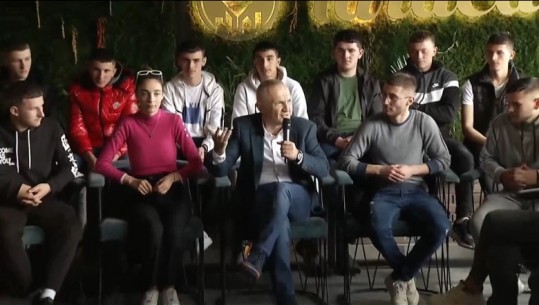Meta në takim me nxënësit e shkollës së mesme në Tiranë: Nuk iu zëvendësojmë dot me bangladeshas, mos u largoni nga Shqipëria