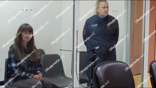 VIDEO/ U arrestua pasi u fut në uzinën e Gramshit, mbyllet seanca për rusen Timofeeva! Gjykata jep vendimin më 14 prill