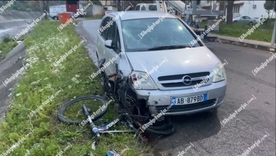 Aksident në Elbasan, 61-vjeçari përplas 2 djemtë adoleshentë që po udhëtonin me biçikletë