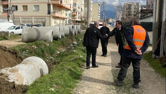 Bashkia e Tiranës: Ndërtohen kanalizimet në rrugën ‘Dhimitër Xhuvani’ në Kashar