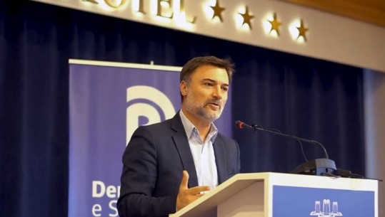 Alibeaj kërkesë KQZ dhe AMA-s: Hetoni ata që e prezantojnë Berishën si kryetar të PD-së